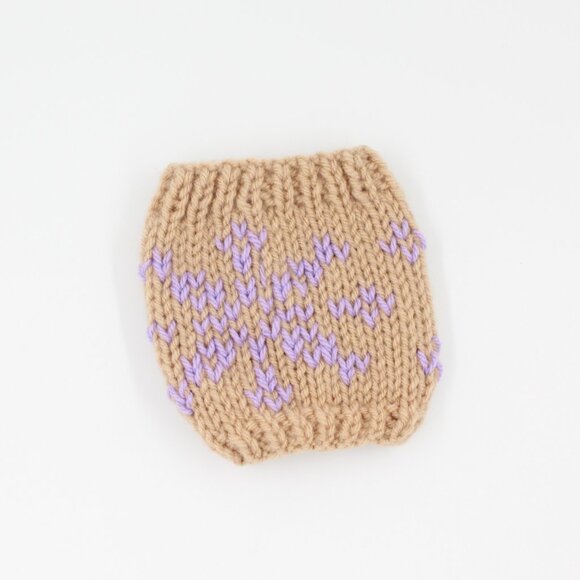 Handmade Hand Knit Beige and Lilac Snowflake Motif Acrylic Mug Cozy - Picture 3 of 4